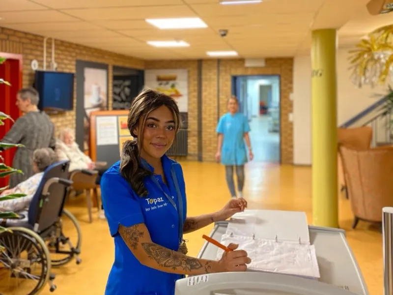 su-moy helpende bij topaz foreschate