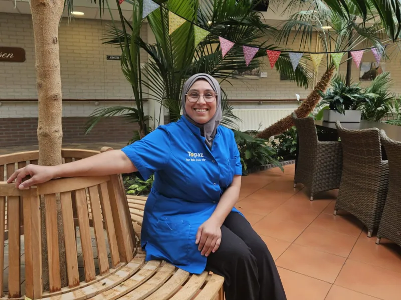 samiha helpende bij topaz