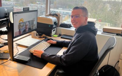 Dylan maakt samen met zijn IT-collega’s impact bij Topaz