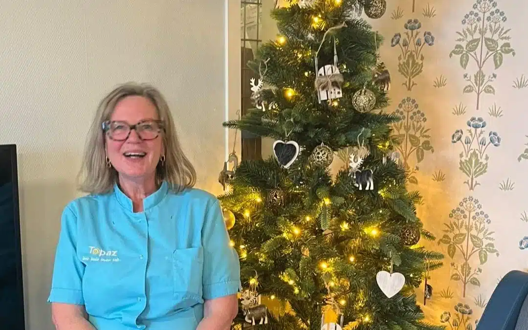 Janneke helpende Topaz Lakenhof